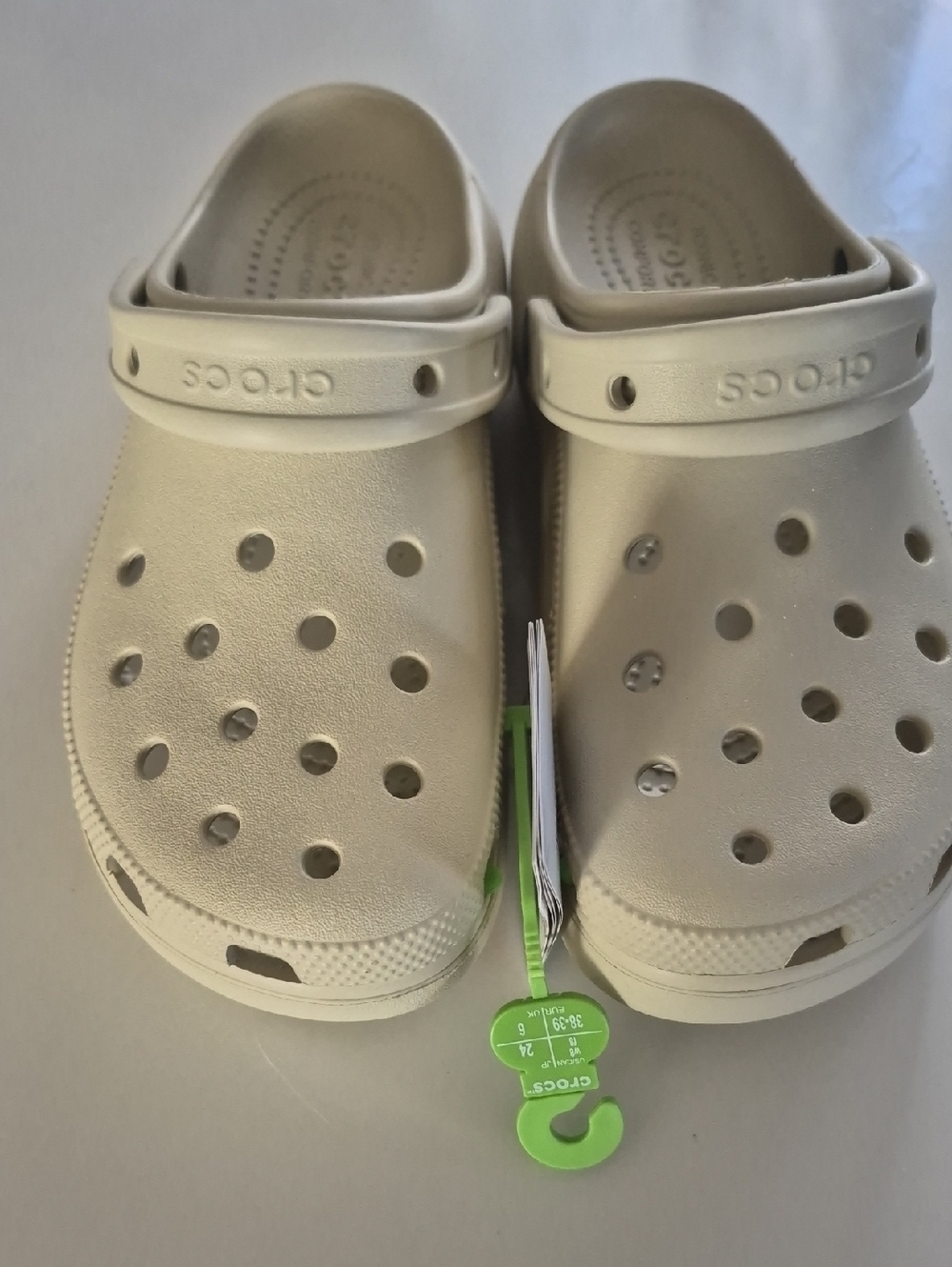 CROCS  Classic Clog in Light Cream
